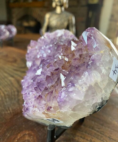 Amethyst Heart on Stand 34 Purple Quartz Geode Crystal Gift 942g - H10.5xW10xD5cm - Image 9