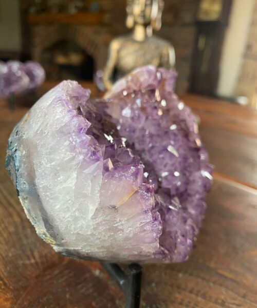 Amethyst Heart on Stand 34 Purple Quartz Geode Crystal Gift 942g - H10.5xW10xD5cm - Image 8