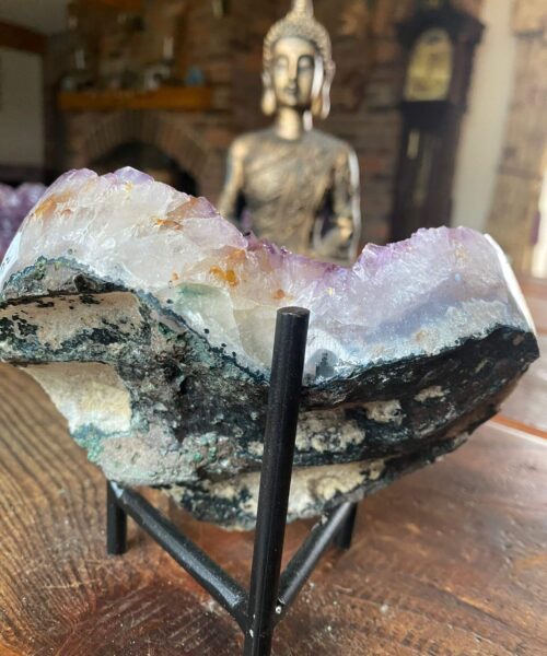 Amethyst Heart on Stand 34 Purple Quartz Geode Crystal Gift 942g - H10.5xW10xD5cm - Image 7