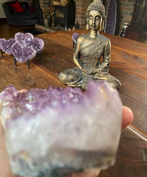 Amethyst Heart on Stand 34 Purple Quartz Geode Crystal Gift 942g - H10.5xW10xD5cm - Image 6