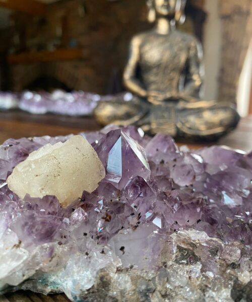 Large Premium High Grade Amethyst Raw Druzy Cluster Piece 20 - 856g L18xW13xD5cm - Image 9