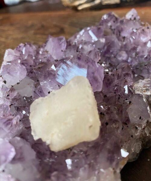 Large Premium High Grade Amethyst Raw Druzy Cluster Piece 20 - 856g L18xW13xD5cm - Image 3