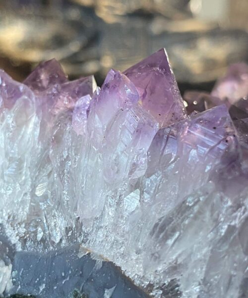Alternative view of Large Premium High Grade Amethyst Raw Druzy Cluster Piece 23 - 920g L14xW10.5xD4cm