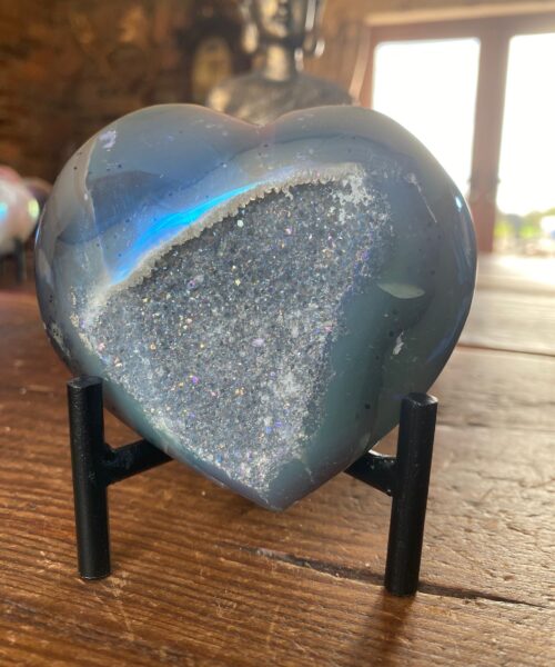 Agate Angel Aura Heart on Stand 16, Aura, Titanium, Cluster, Crystal, Gemstone 349g – H8.5xW9xD3.5cm