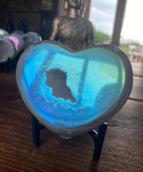 Agate Angel Aura Heart on Stand 19, Aura, Titanium, Cluster, Crystal, Gemstone 503g – H10xW10xD4cm