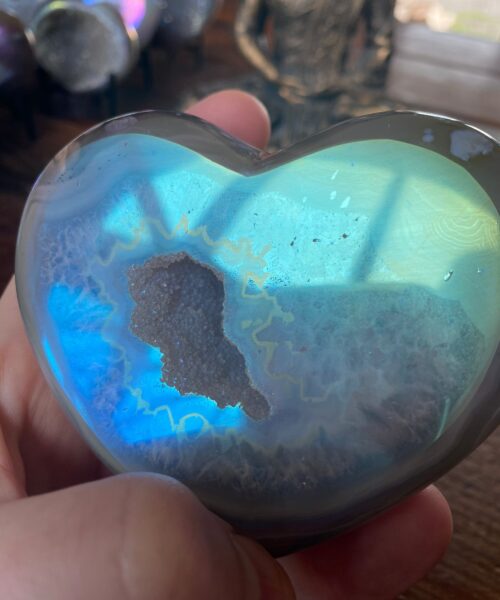 Alternative view of Agate Angel Aura Heart on Stand 19, Aura, Titanium, Cluster, Crystal, Gemstone 503g – H10xW10xD4cm