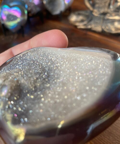 Agate Angel Aura Heart on Stand 6, Aura, Titanium, Cluster, Crystal, Gemstone 222g – H8xW9xD2.5cm - Image 3