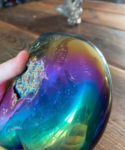 Huge Rainbow Quartz Heart with Stand 15, Aura, Titanium, Cluster, Crystal, Gemstone 1768g – H16xW17xD5cm - Image 4