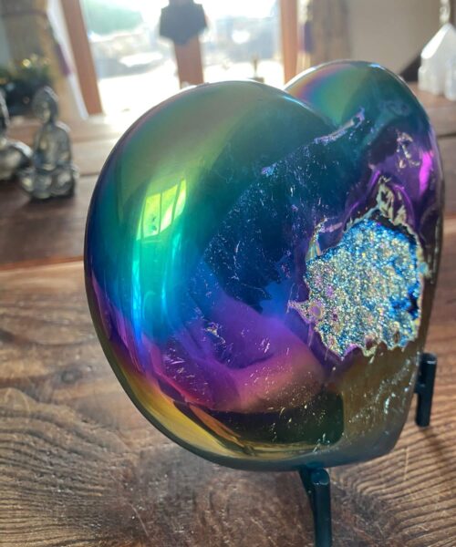 Huge Rainbow Quartz Heart with Stand 15, Aura, Titanium, Cluster, Crystal, Gemstone 1768g – H16xW17xD5cm - Image 13