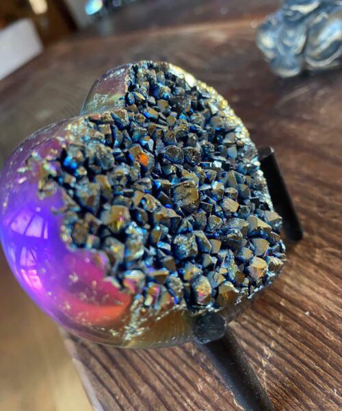 Rainbow Quartz Heart with Stand 19, Aura, Titanium, Cluster, Crystal, Gemstone 294g – H8xW8xD4cm - Image 5