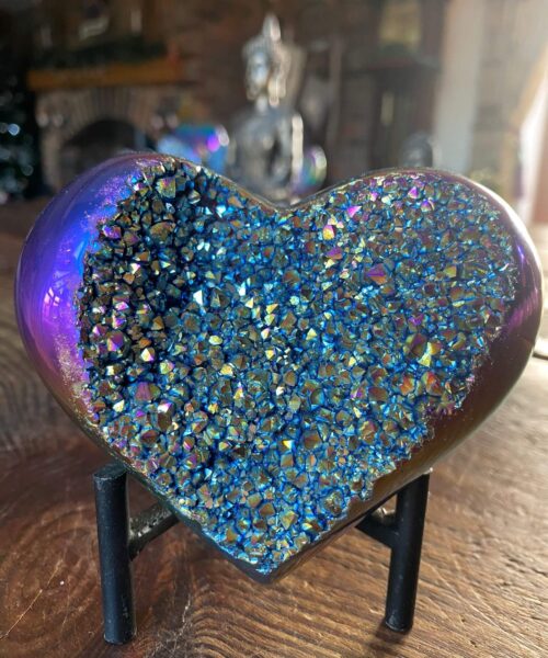 Rainbow Quartz Heart with Stand 20, Aura, Titanium, Cluster, Crystal, Gemstone 514g – H9.5xW10.5xD5cm