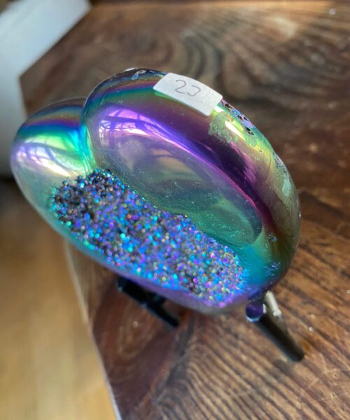 Rainbow Quartz Heart with Stand 23, Aura, Titanium, Cluster, Crystal, Gemstone 558g – H12xW10xD4cm - Image 12