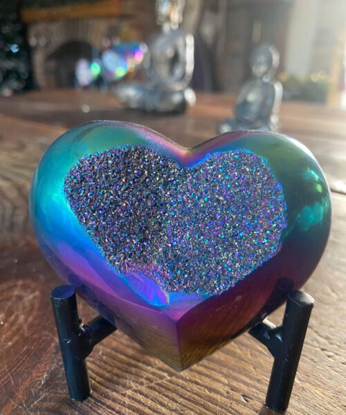 Rainbow Quartz Heart with Stand 24, Aura, Titanium, Cluster, Crystal, Gemstone 354g – H8xW9xD4cm