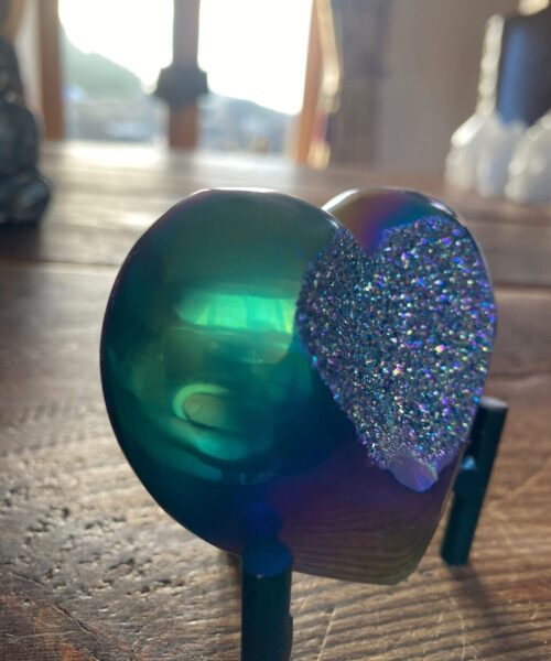 Rainbow Quartz Heart with Stand 24, Aura, Titanium, Cluster, Crystal, Gemstone 354g – H8xW9xD4cm - Image 11