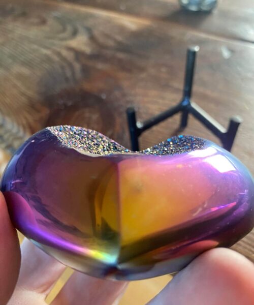 Rainbow Quartz Heart with Stand 24, Aura, Titanium, Cluster, Crystal, Gemstone 354g – H8xW9xD4cm - Image 6