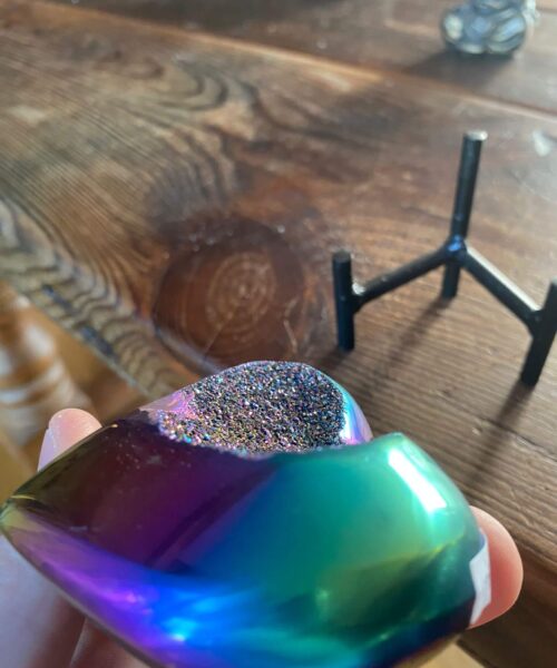 Rainbow Quartz Heart with Stand 24, Aura, Titanium, Cluster, Crystal, Gemstone 354g – H8xW9xD4cm - Image 5