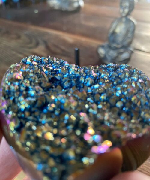 Rainbow Quartz Heart with Stand 29, Aura, Titanium, Cluster, Crystal, Gemstone 238g – H6xW7xD6cm - Image 3