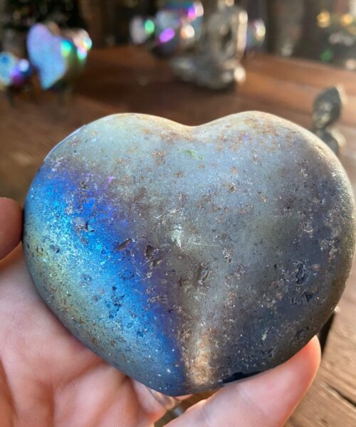 Rainbow Quartz Heart with Stand 30, Aura, Titanium, Cluster, Crystal, Gemstone 270g – H9.5xW9xD3cm - Image 3