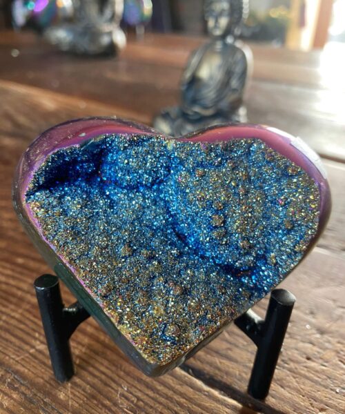 Rainbow Quartz Heart with Stand 31, Aura, Titanium, Cluster, Crystal, Gemstone 352g – H8xW9xD6.5cm