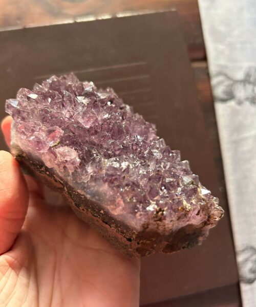 Large Premium High Grade Amethyst Raw Druzy Cluster Piece 19 - 555g L11xW7.5xD5.5cm - Image 5