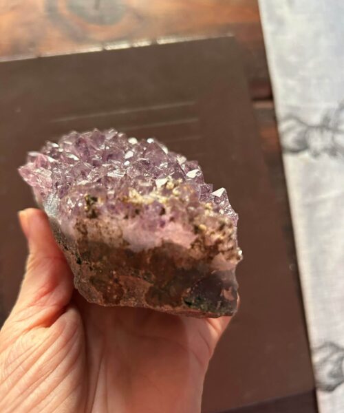 Large Premium High Grade Amethyst Raw Druzy Cluster Piece 19 - 555g L11xW7.5xD5.5cm - Image 4