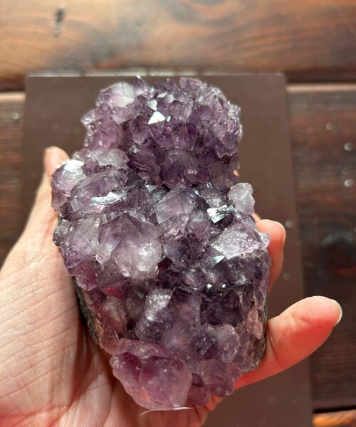 Alternative view of Large Premium High Grade Amethyst Raw Druzy Cluster Piece 27 - 562g L12xW7.5xD6cm
