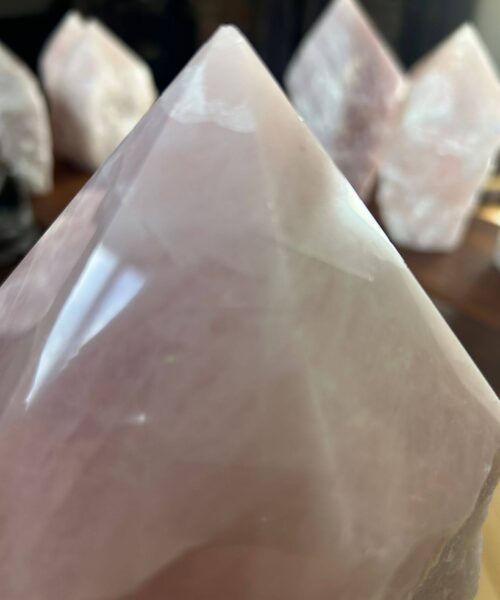 HUGE Extra Large Tall Point 19 Premium Rose Quartz Pink Crystal Quartz 5488g H23xW12xD15cm - Image 8