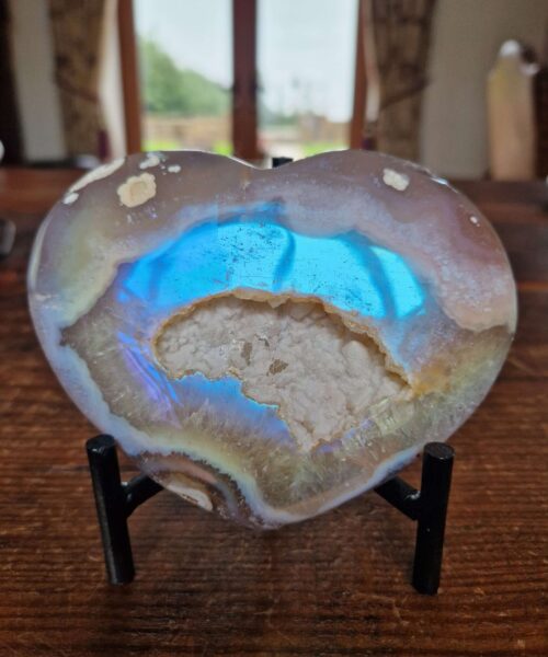Agate Angel Aura Heart on Stand 21, Aura, Titanium, Cluster, Crystal, Gemstone 757g – H10xW12.5xD7cm - Image 2