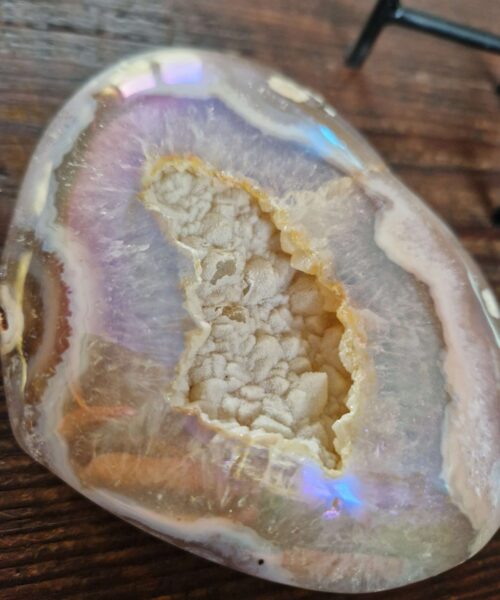 Agate Angel Aura Heart on Stand 21, Aura, Titanium, Cluster, Crystal, Gemstone 757g – H10xW12.5xD7cm - Image 7
