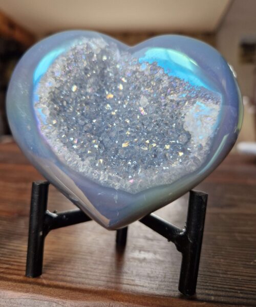 Agate Angel Aura Heart on Stand 23, Aura, Titanium, Cluster, Crystal, Gemstone 448g – H9xW9XD6cm