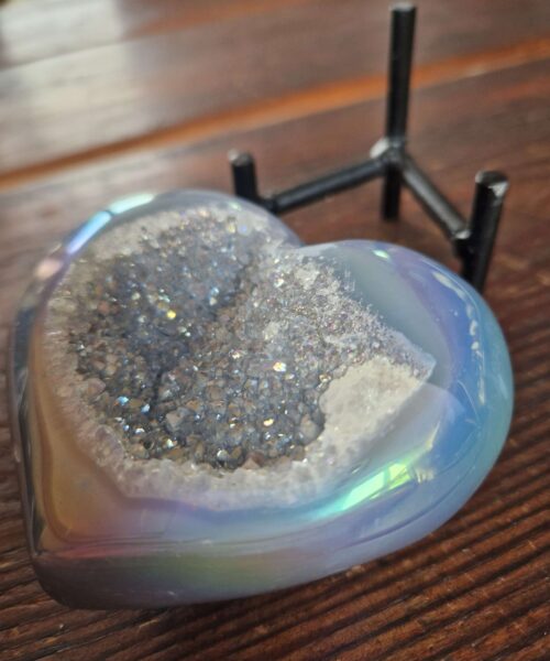 Agate Angel Aura Heart on Stand 23, Aura, Titanium, Cluster, Crystal, Gemstone 448g – H9xW9XD6cm - Image 6