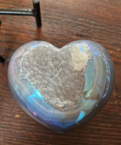 Agate Angel Aura Heart on Stand 24, Aura, Titanium, Cluster, Crystal, Gemstone 529g – H9.5xW9xD7cm - Image 7