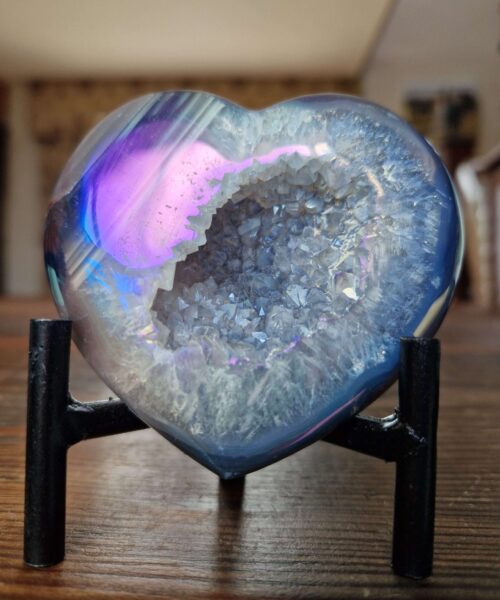 Agate Angel Aura Heart on Stand 26, Aura, Titanium, Cluster, Crystal, Gemstone 285g – H8xW8xD5.5cm