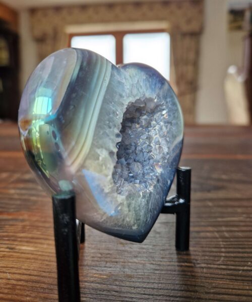 Agate Angel Aura Heart on Stand 26, Aura, Titanium, Cluster, Crystal, Gemstone 285g – H8xW8xD5.5cm - Image 4