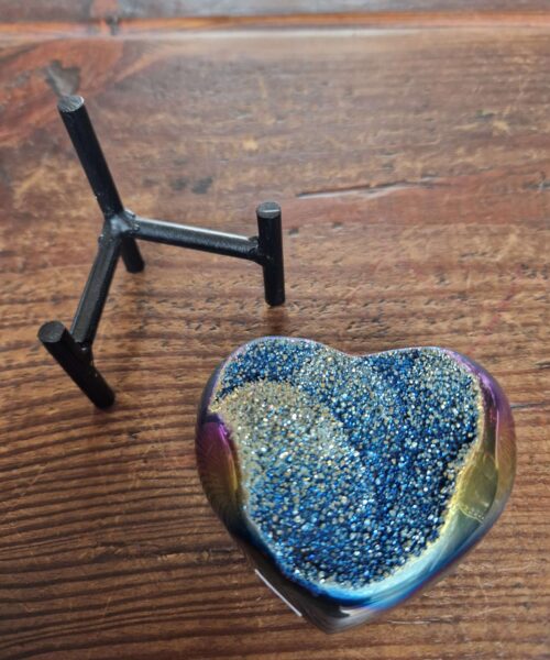 Rainbow Quartz Heart with Stand 32, Aura, Titanium, Cluster, Crystal, Gemstone 277g – H7xW7.5xD6cm - Image 10