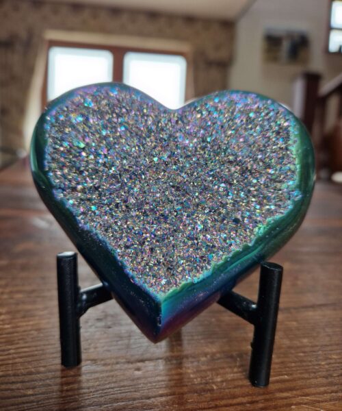 Rainbow Quartz Heart with Stand 35, Aura, Titanium, Cluster, Crystal, Gemstone 494g – H9xW9.5xD7.5cm