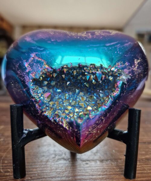 Rainbow Quartz Heart with Stand 38 Aura, Titanium, Cluster, Crystal, Gemstone 448g – H8xW10xD6.5cm - Image 6