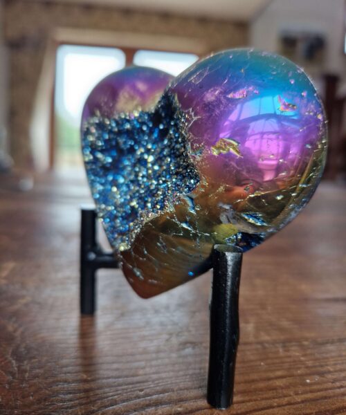 Rainbow Quartz Heart with Stand 39 Aura, Titanium, Cluster, Crystal, Gemstone 359g – H7.5xW8.5xD6cm - Image 4