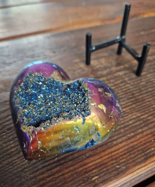 Rainbow Quartz Heart with Stand 39 Aura, Titanium, Cluster, Crystal, Gemstone 359g – H7.5xW8.5xD6cm - Image 6