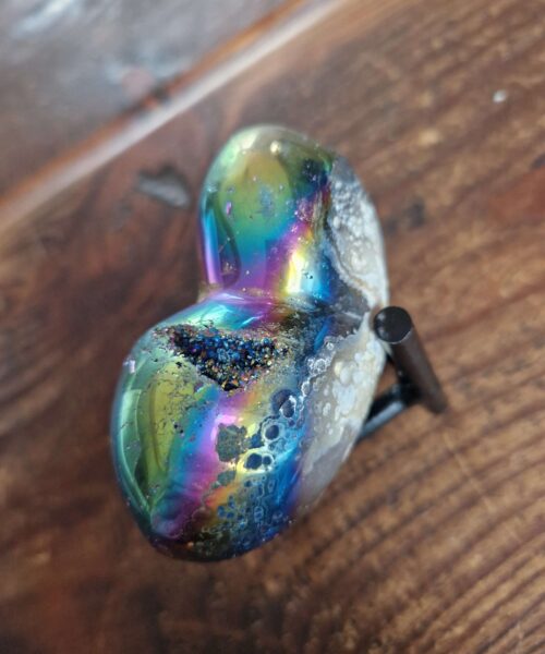 Rainbow Quartz Heart with Stand 39 Aura, Titanium, Cluster, Crystal, Gemstone 359g – H7.5xW8.5xD6cm - Image 7