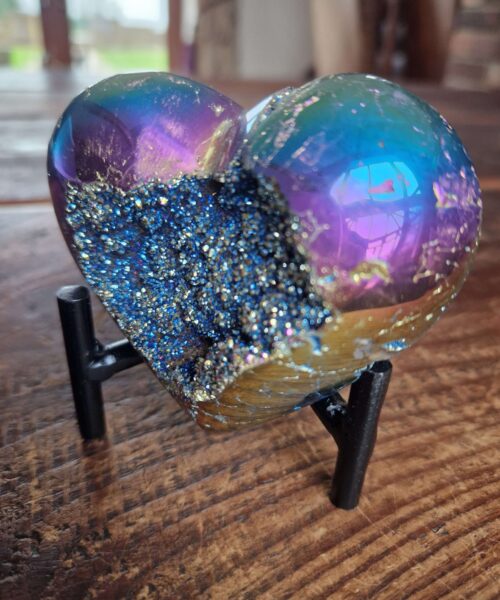 Rainbow Quartz Heart with Stand 39 Aura, Titanium, Cluster, Crystal, Gemstone 359g – H7.5xW8.5xD6cm - Image 8