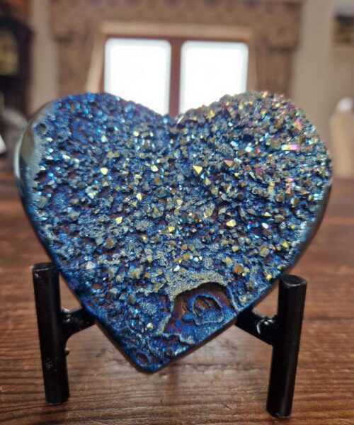 Rainbow Quartz Heart with Stand 40 Aura, Titanium, Cluster, Crystal, Gemstone 281g – H8xW9xD6cm