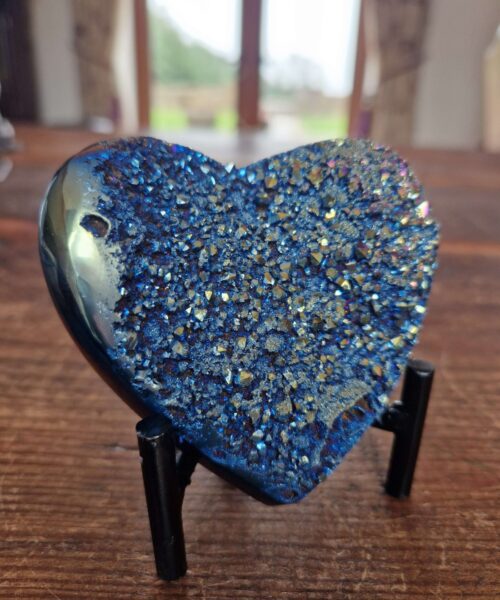 Rainbow Quartz Heart with Stand 40 Aura, Titanium, Cluster, Crystal, Gemstone 281g – H8xW9xD6cm - Image 4