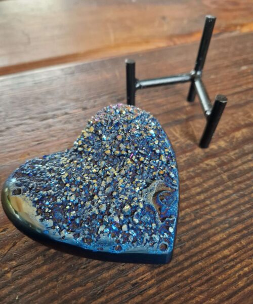 Rainbow Quartz Heart with Stand 40 Aura, Titanium, Cluster, Crystal, Gemstone 281g – H8xW9xD6cm - Image 6