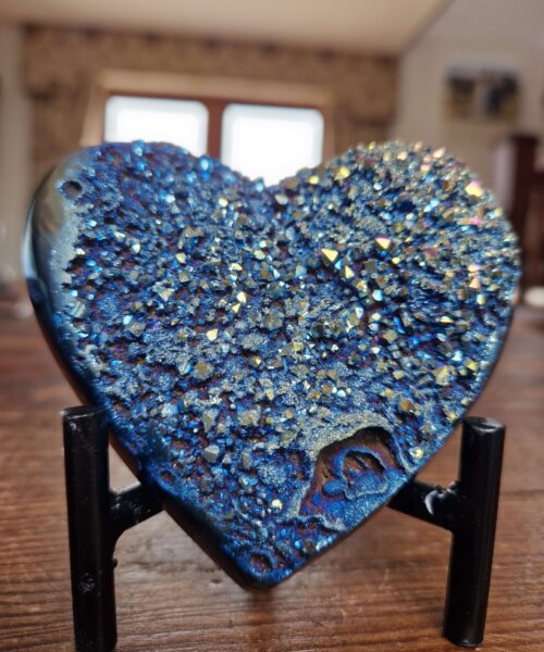Rainbow Quartz Heart with Stand 40 Aura, Titanium, Cluster, Crystal, Gemstone 281g – H8xW9xD6cm - Image 11