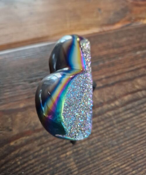 Rainbow Quartz Heart with Stand 41 Aura, Titanium, Cluster, Crystal, Gemstone 486g – H8.5xW10xD6cm - Image 7