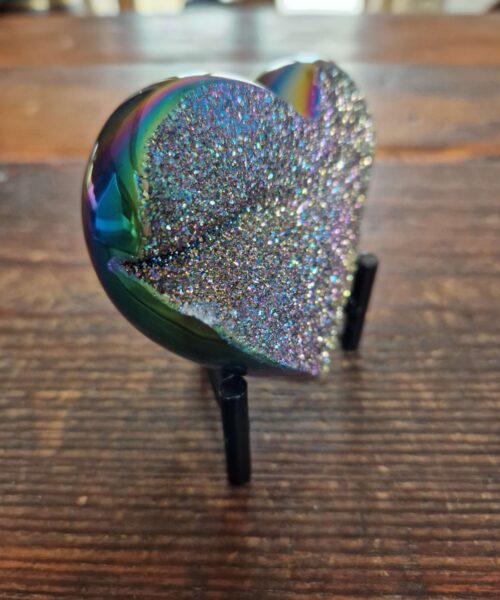Rainbow Quartz Heart with Stand 41 Aura, Titanium, Cluster, Crystal, Gemstone 486g – H8.5xW10xD6cm - Image 10