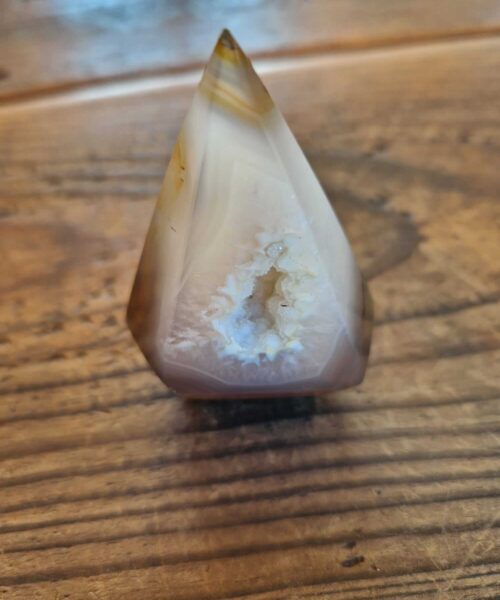 Premium Agate Conic Point 6 Tower Prism - 130g H7.5xW5.5xD4cm - Image 4