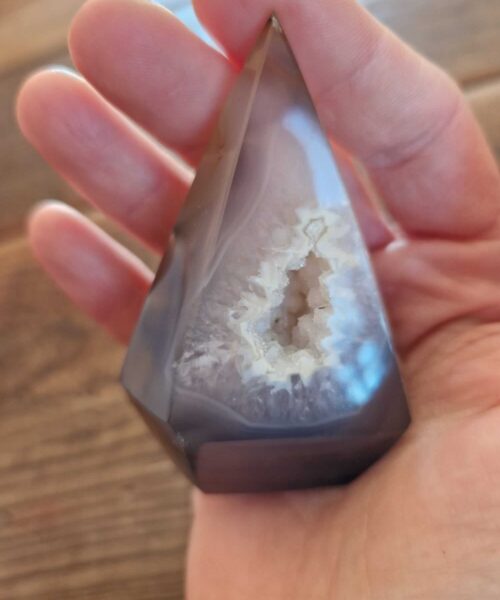 Premium Agate Conic Point 6 Tower Prism - 130g H7.5xW5.5xD4cm - Image 7