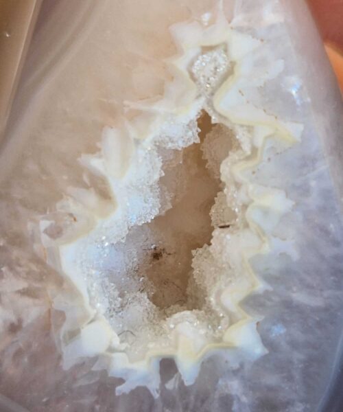 Premium Agate Conic Point 6 Tower Prism - 130g H7.5xW5.5xD4cm - Image 9